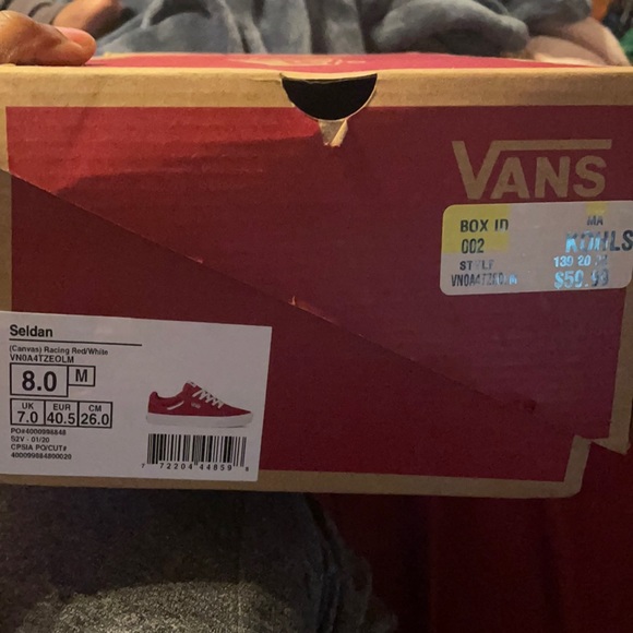 Vans - Picture 2 of 5